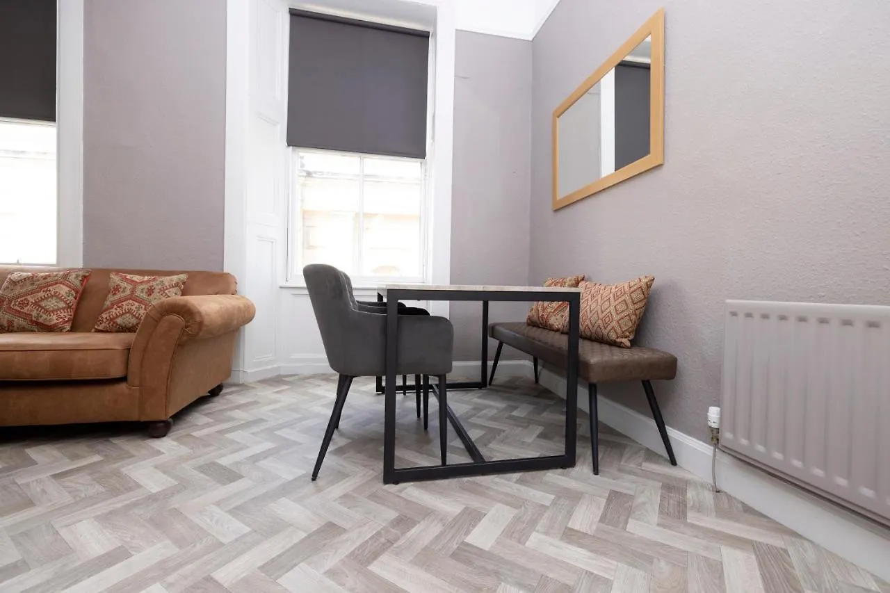 Apartament Joivy Homely Apt By St Giles With Desk Edynburg