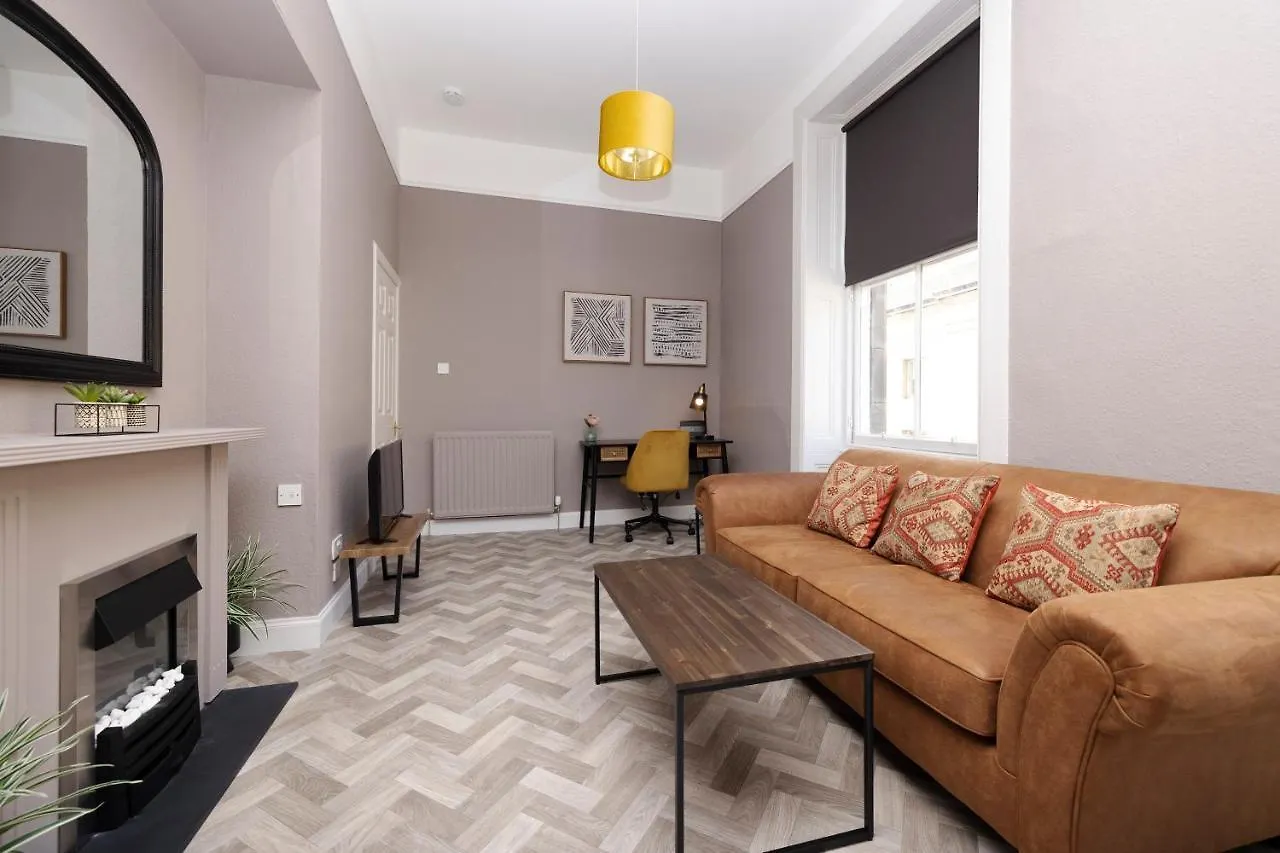 Joivy Homely Apt By St Giles With Desk Edynburg Apartament